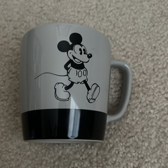 Vintage Disney World Studios Mickey Mouse coffee mug - Picture 2 of 4